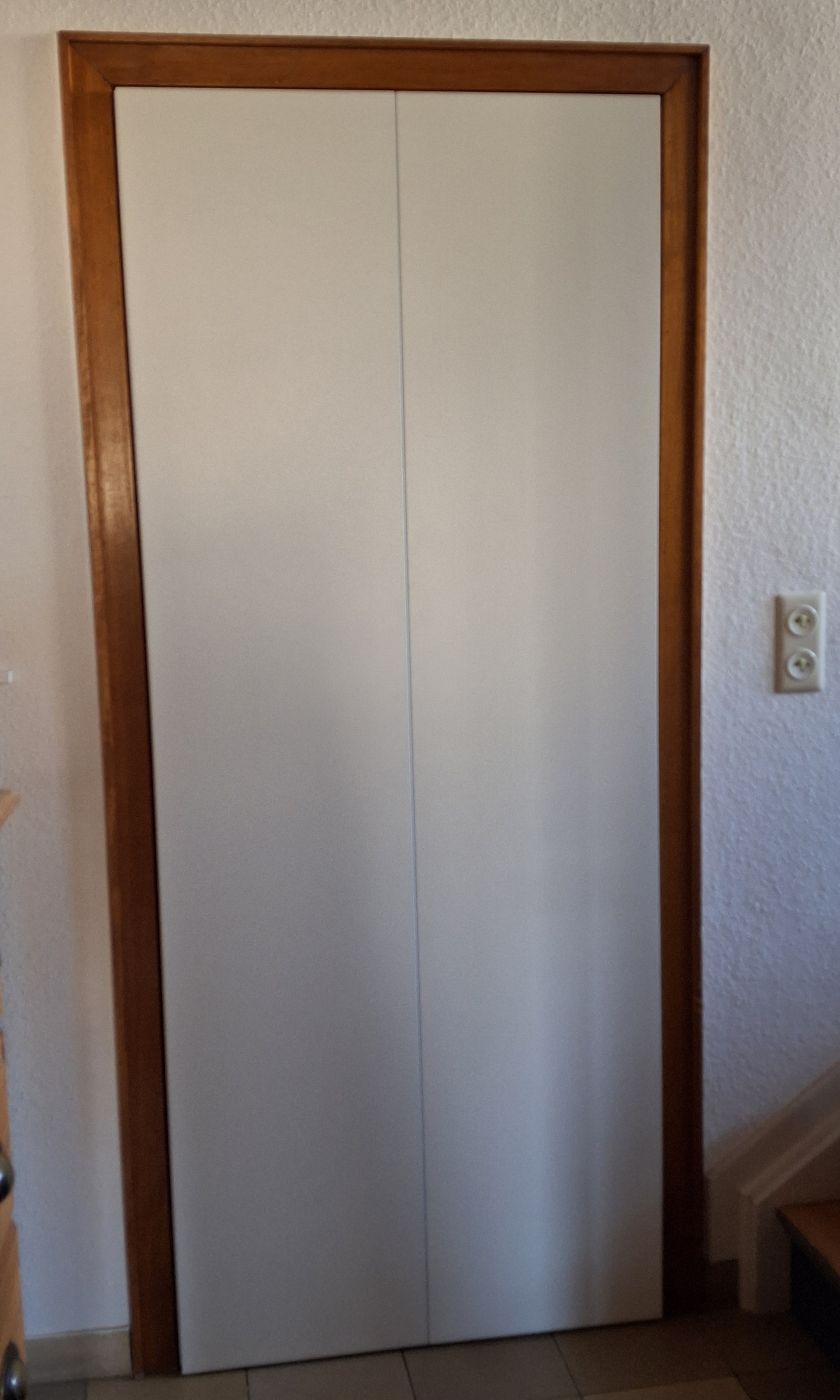 Einbauschrank mit Falttüren – passgenau montiert