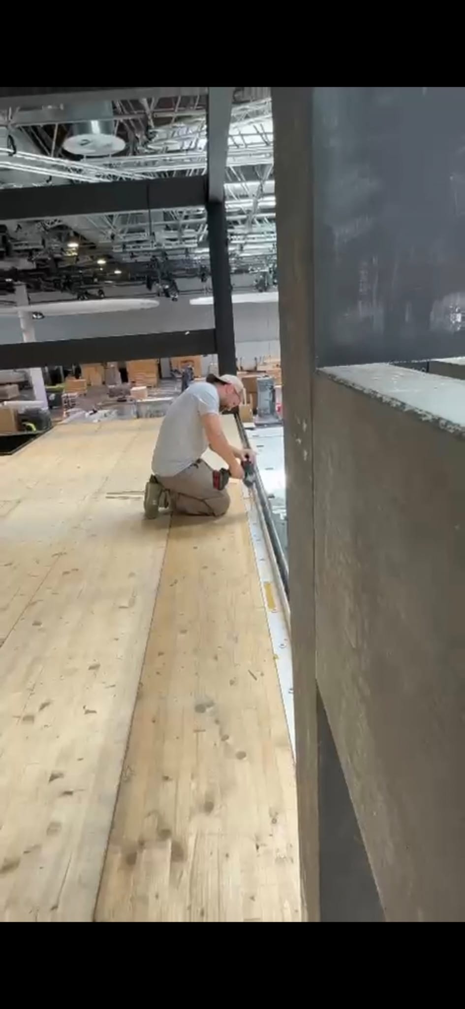 Messebau – Montage der Standkonstruktion